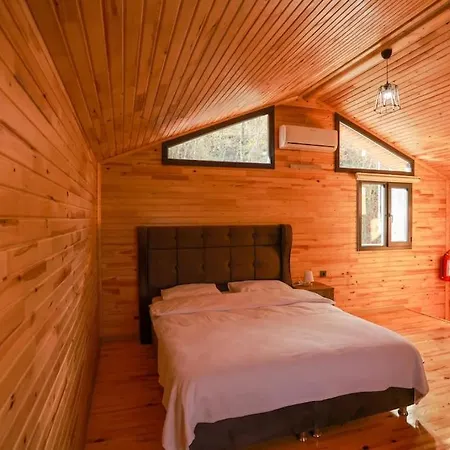 Nyaraló Naila Bungalov/2 *