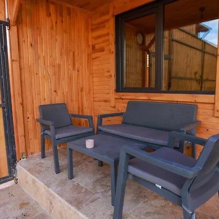 Nyaraló Naila Bungalov/2 *